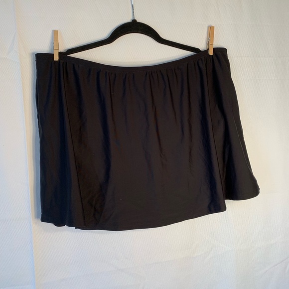 Silhouette Solution 2X ladies swim skort in black. - Picture 2 of 5